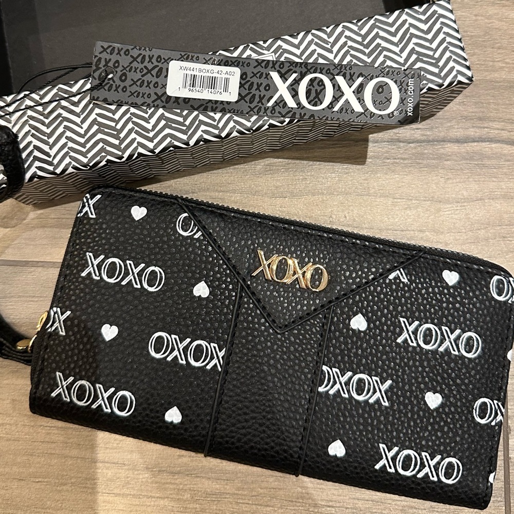 Xoxo black and white wallet